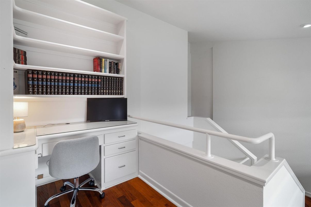 Home Office, Interior, Recessed Lighting, Wood Texture Flooring