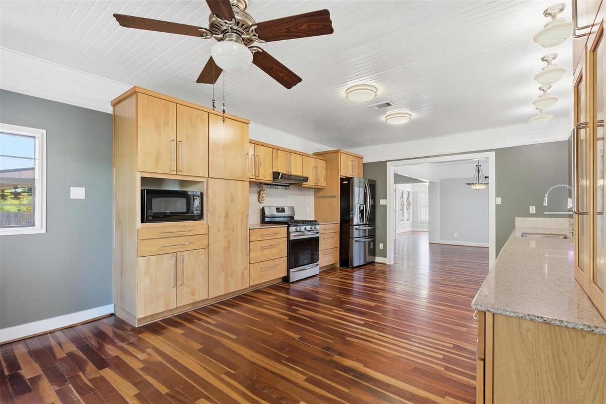 Interior, Kitchen, Stainless Steel Appliances, Wood Texture Flooring
