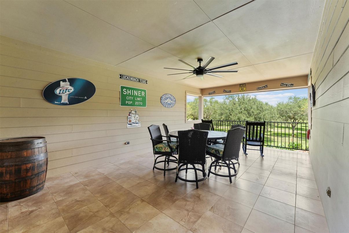 Dining room, Interior