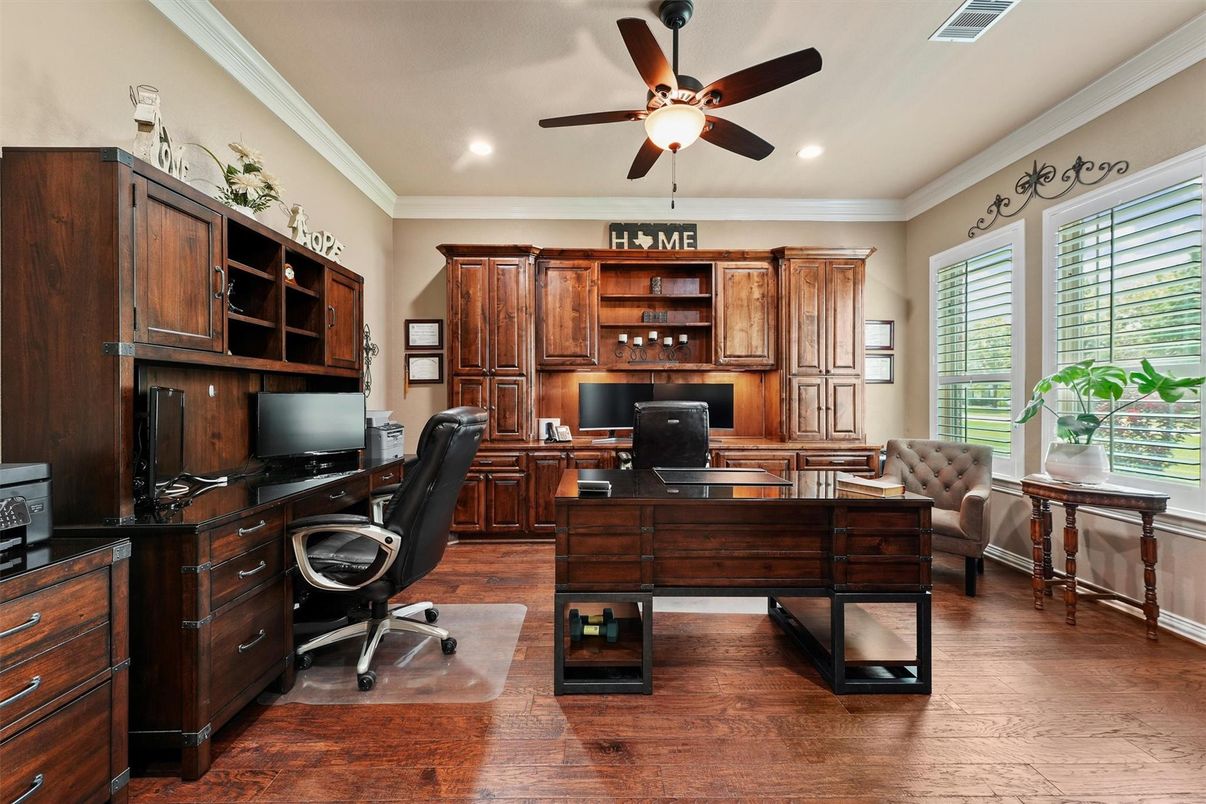 Home Office, Interior, Recessed Lighting, Wood Texture Flooring