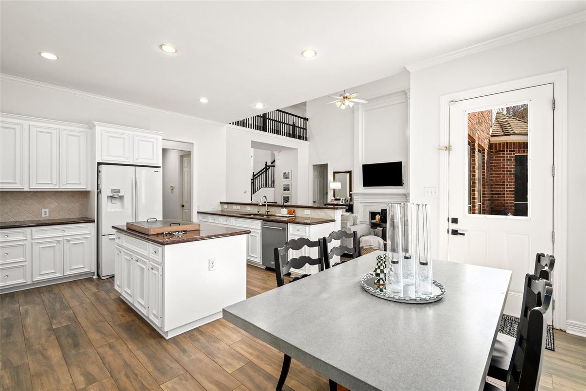 Dining room, Interior, Kitchen, Recessed Lighting, Wood Texture Flooring