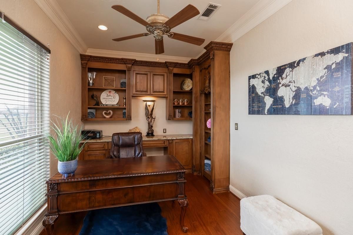 Home Office, Interior, Recessed Lighting, Wood Texture Flooring