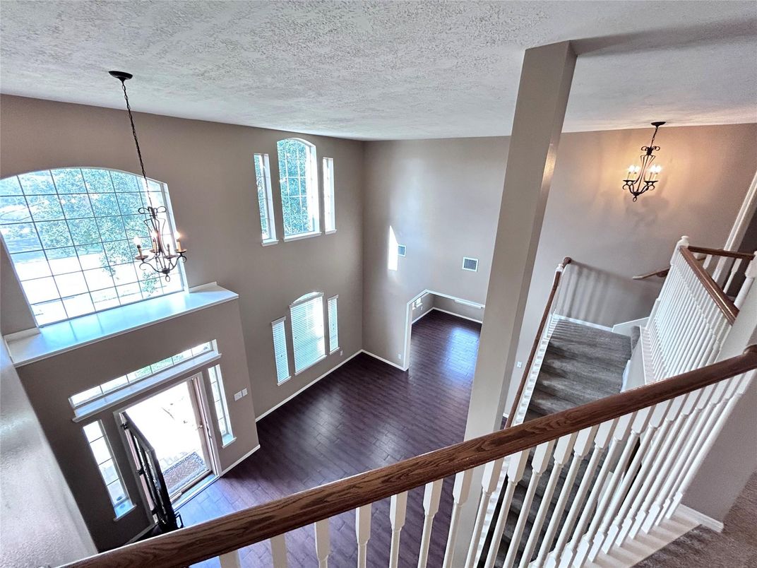 Interior, Pendant Lights, Wood Texture Flooring