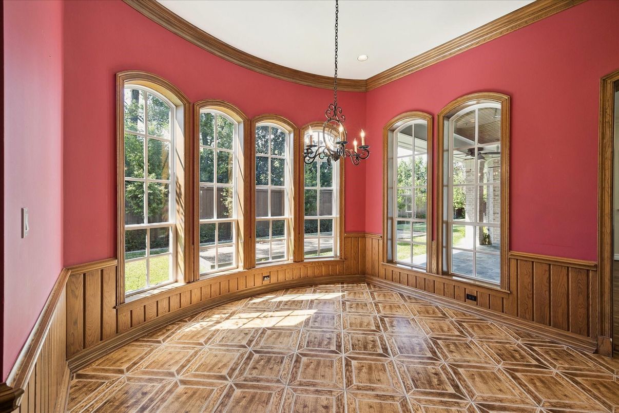 Chandelier, Empty room, Interior, Recessed Lighting
