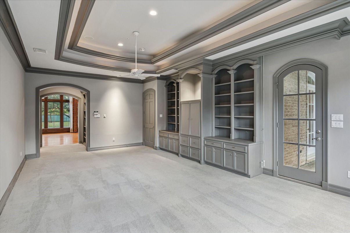 Empty room, Interior, Recessed Lighting