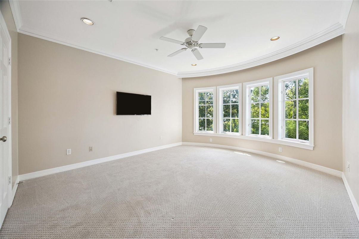 Empty room, Interior, Recessed Lighting