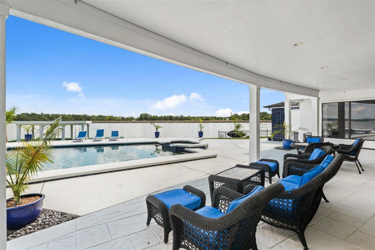 Exterior, Pool, Water