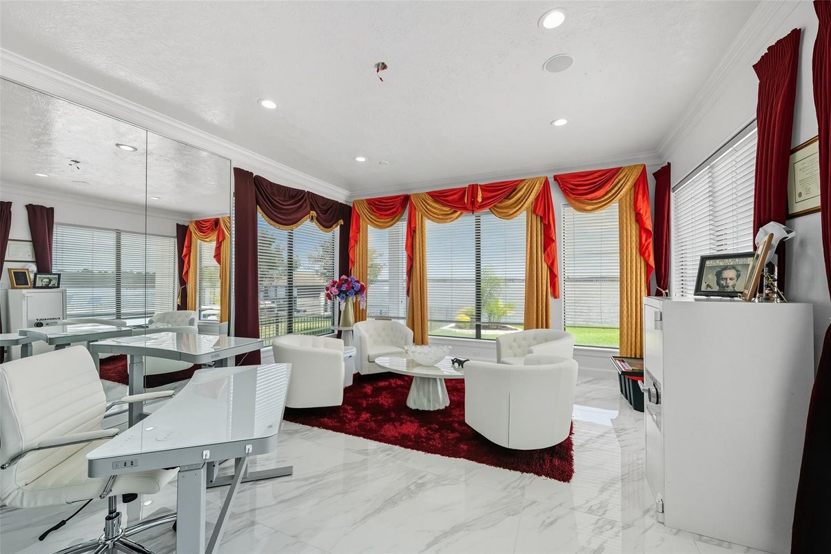 Dining room, Interior, Living room, Marble, Recessed Lighting