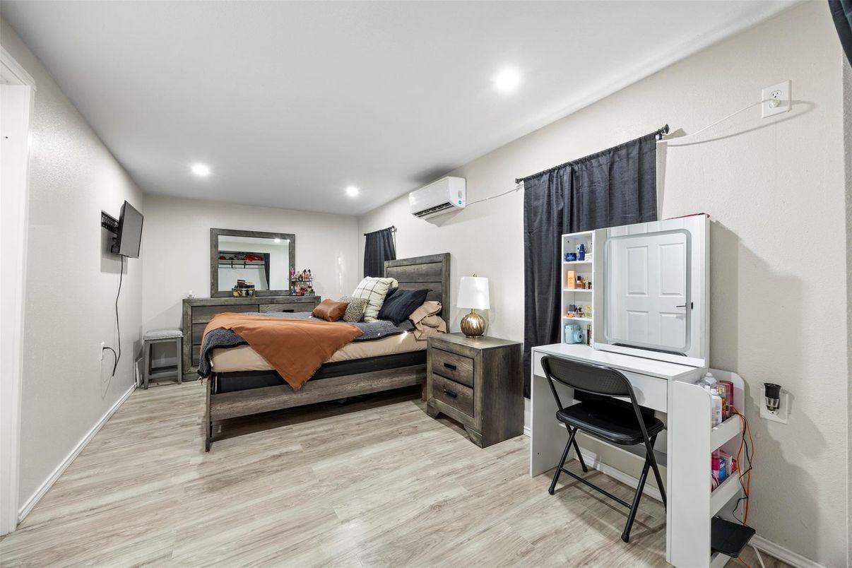 Bedroom, Interior, Recessed Lighting, Wood Texture Flooring