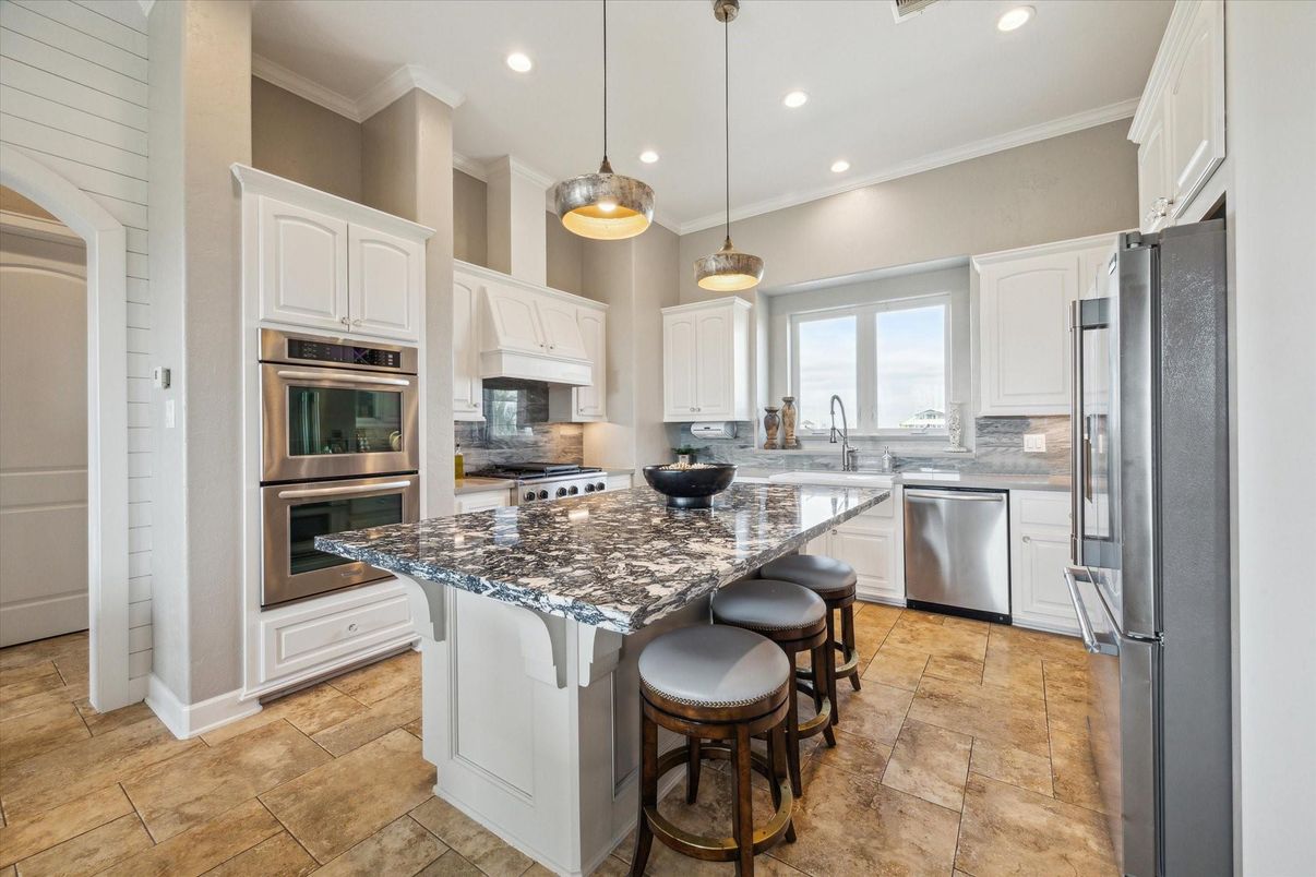 Interior, Kitchen, Pendant Lights, Recessed Lighting, Stainless Steel Appliances