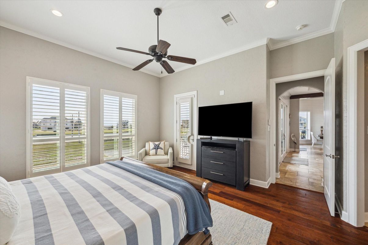 Bedroom, Interior, Recessed Lighting, Wood Texture Flooring
