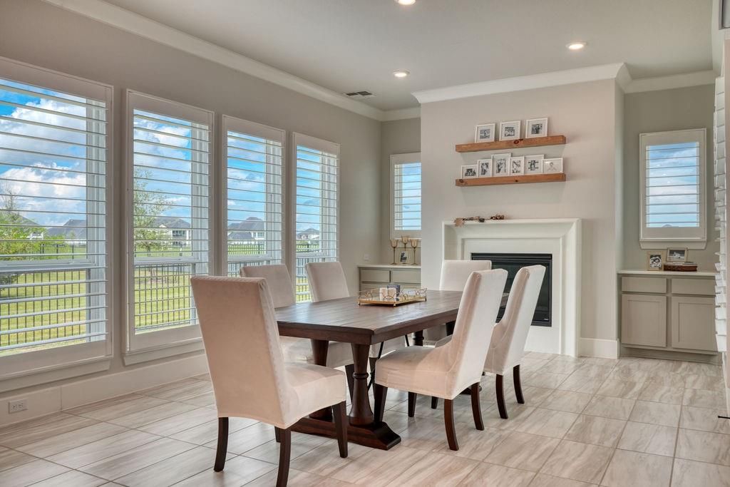 Dining room, Fireplace, Interior, Recessed Lighting