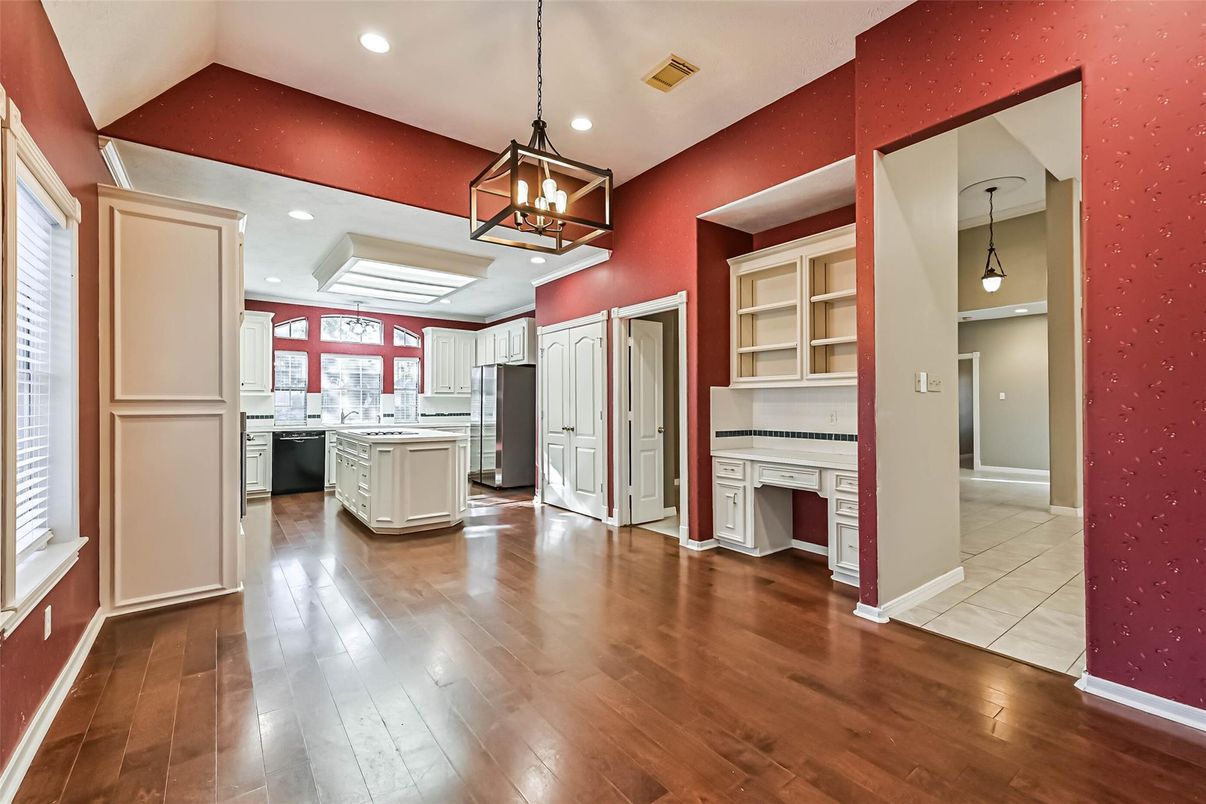 Interior, Kitchen, Pendant Lights, Recessed Lighting, Wood Texture Flooring