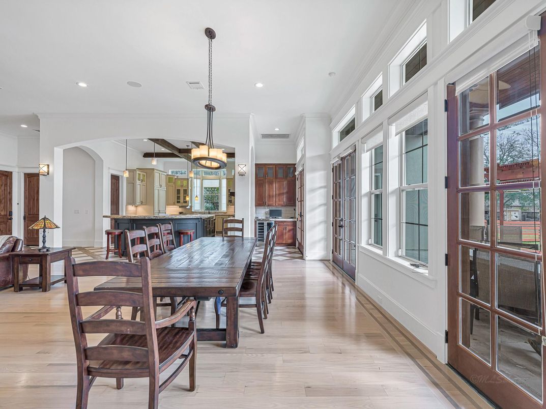 Chandelier, Dining room, Interior, Pendant Lights, Recessed Lighting, Wood Texture Flooring