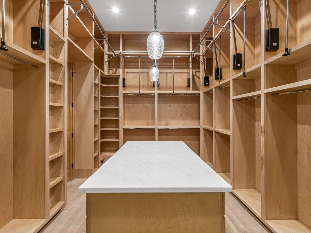 Interior, Pendant Lights, Recessed Lighting, Walk-in Closets, Wood Texture Flooring