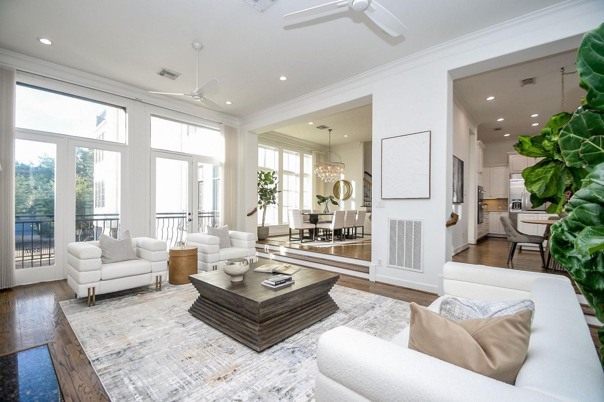 Chandelier, Dining room, Interior, Living room, Recessed Lighting, Wood Texture Flooring