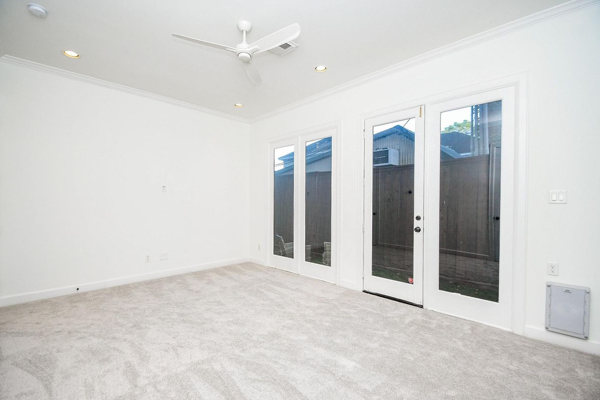 Empty room, Interior, Recessed Lighting