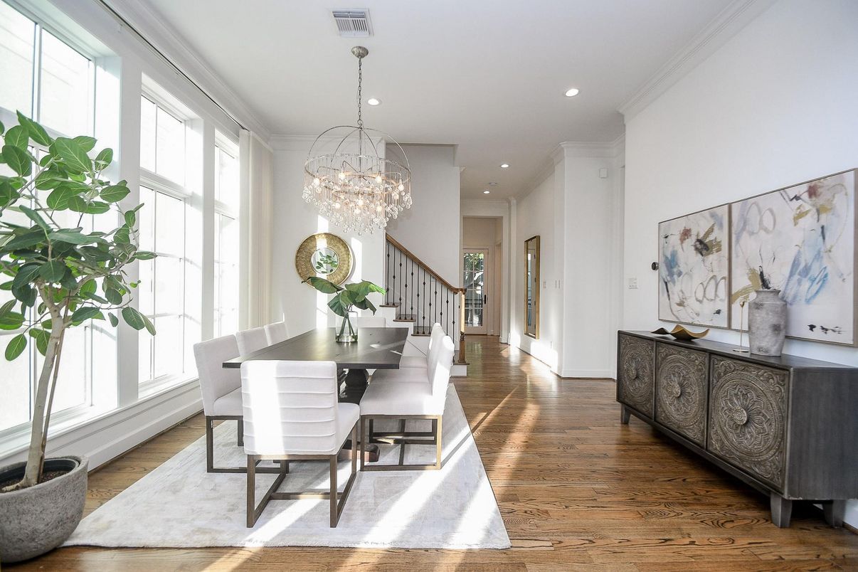 Chandelier, Dining room, Interior, Recessed Lighting, Wood Texture Flooring