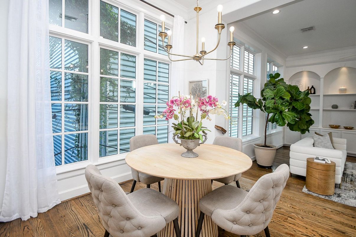 Chandelier, Dining room, Interior, Recessed Lighting, Wood Texture Flooring