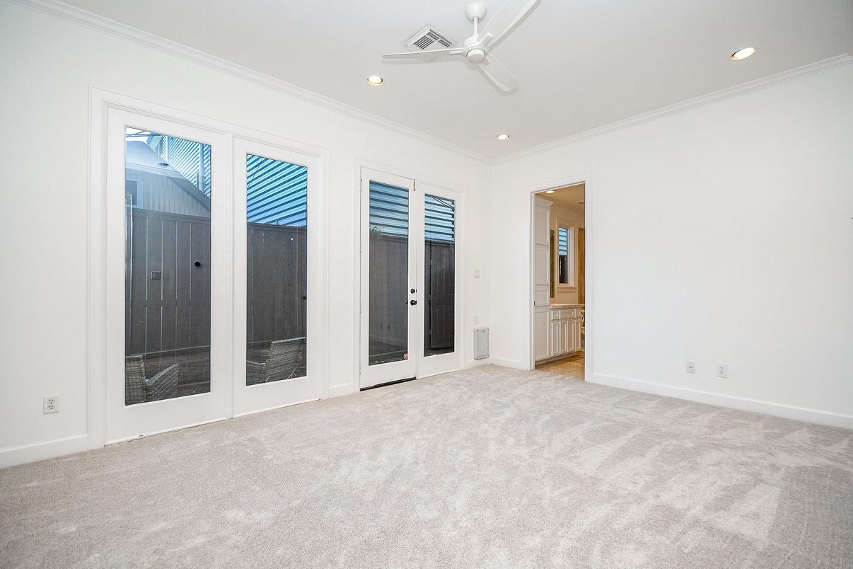 Empty room, Interior, Recessed Lighting