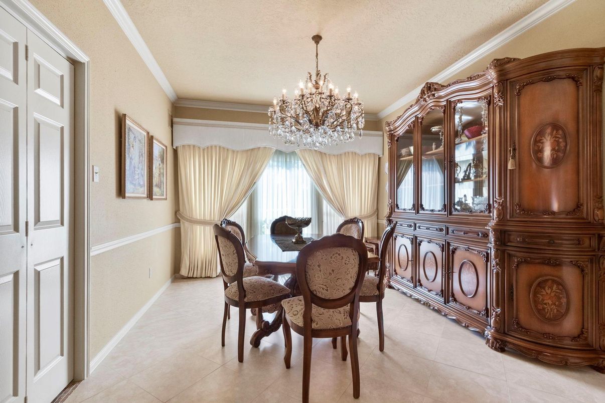 Chandelier, Dining room, Interior