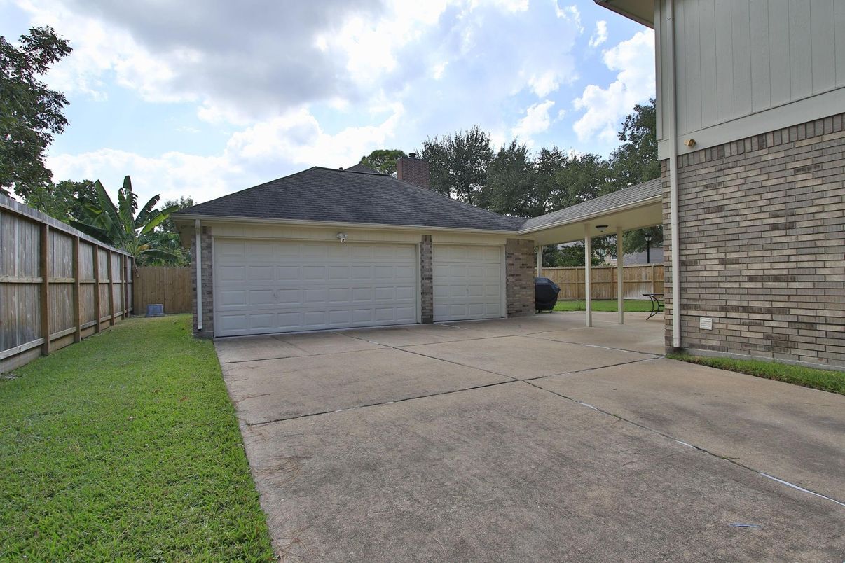 Backyard, Detached Garage, Exterior
