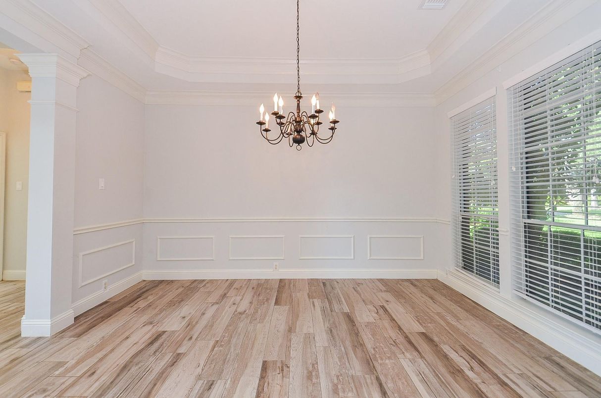 Chandelier, Empty room, Interior, Wood Texture Flooring