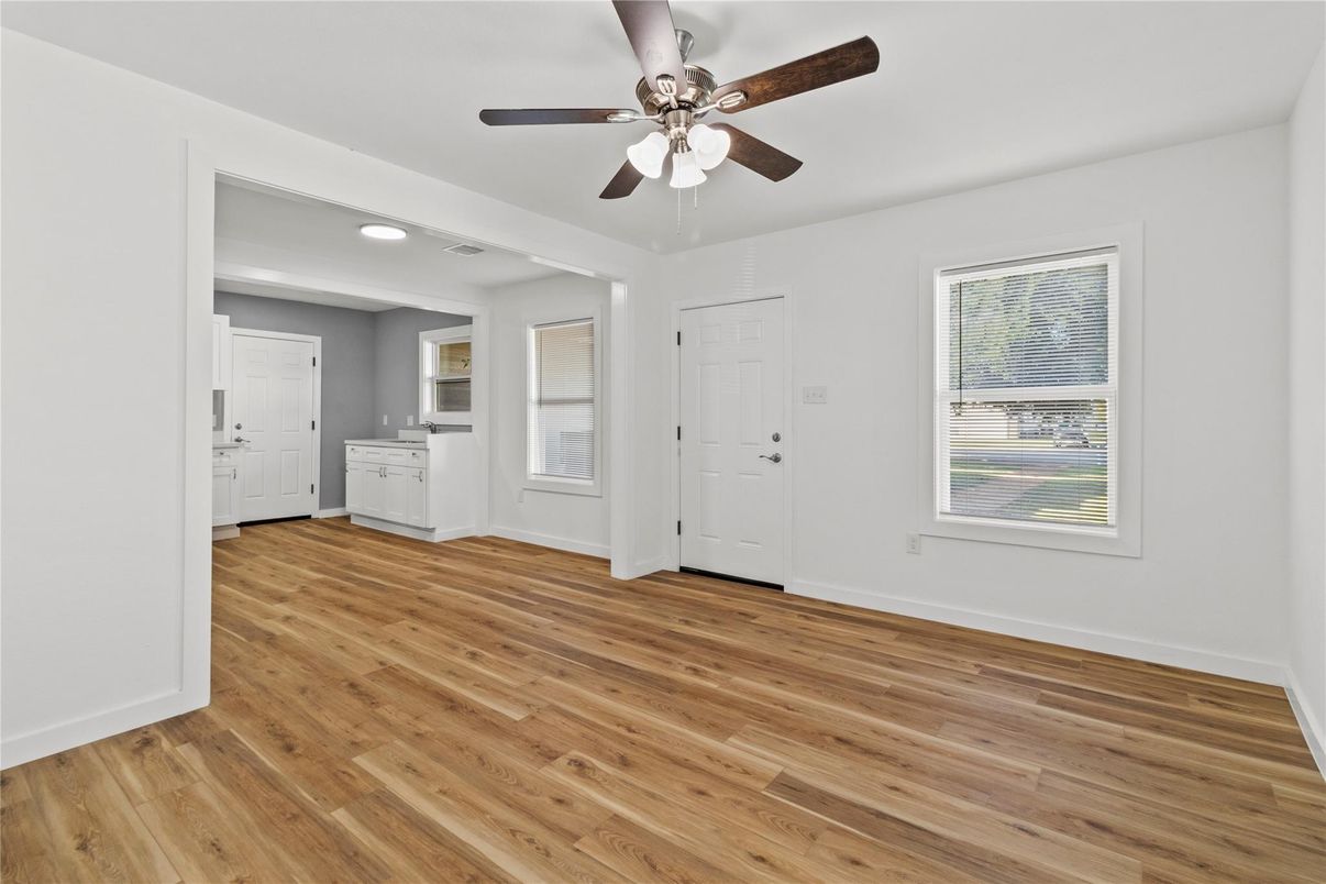 Empty room, Interior, Recessed Lighting, Wood Texture Flooring