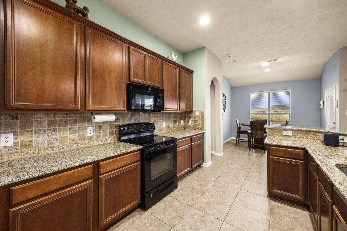 Dining room, Interior, Kitchen, Recessed Lighting