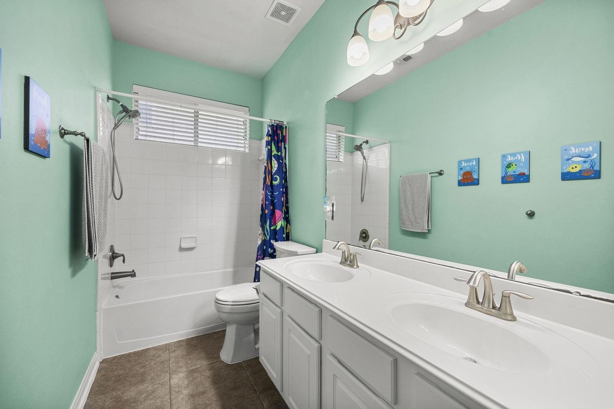Bathroom, Dual Sink Vanities, Interior
