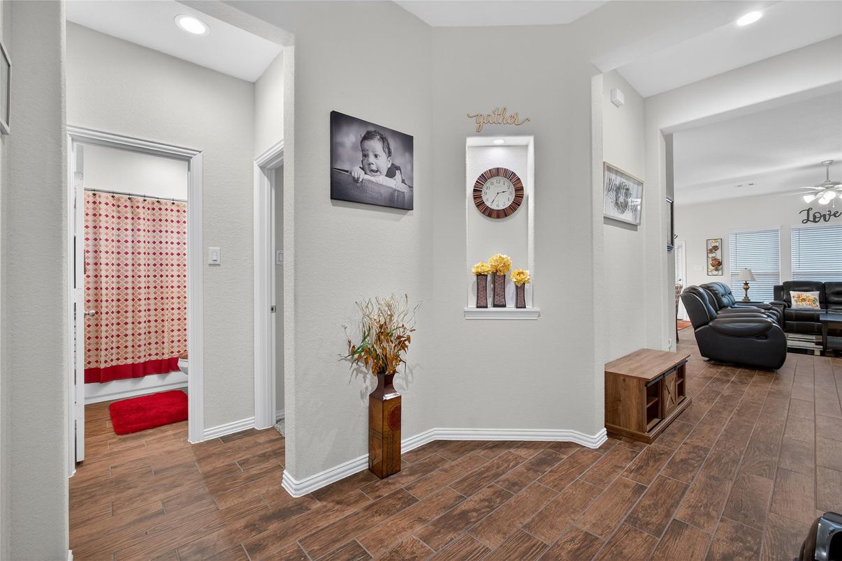 Interior, Recessed Lighting, Wood Texture Flooring