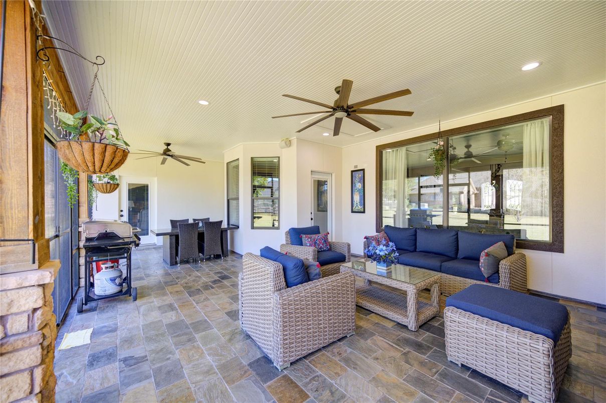 Dining room, Interior, Living room, Recessed Lighting