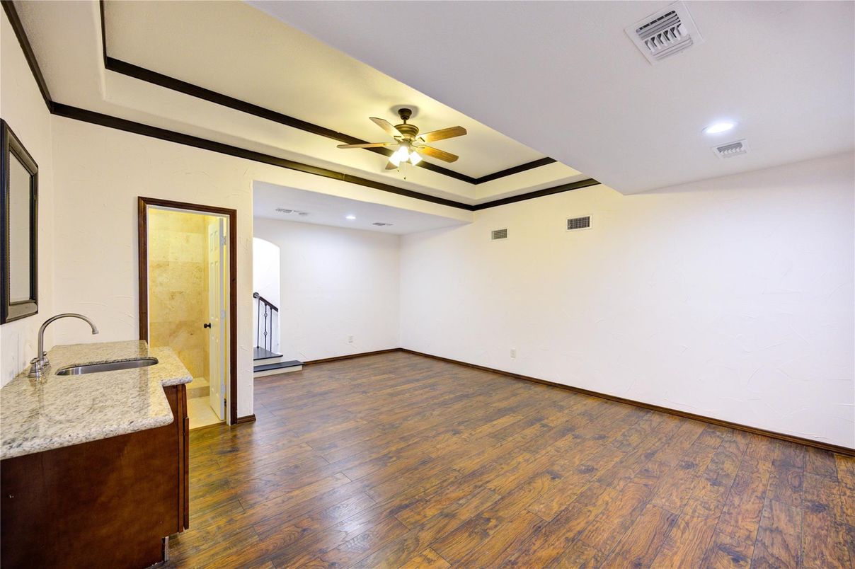 Empty room, Interior, Recessed Lighting, Wood Texture Flooring