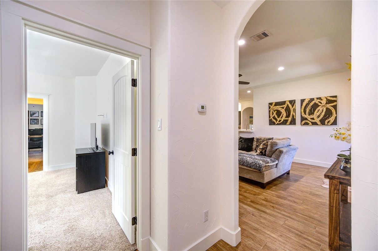 Interior, Recessed Lighting, Wood Texture Flooring