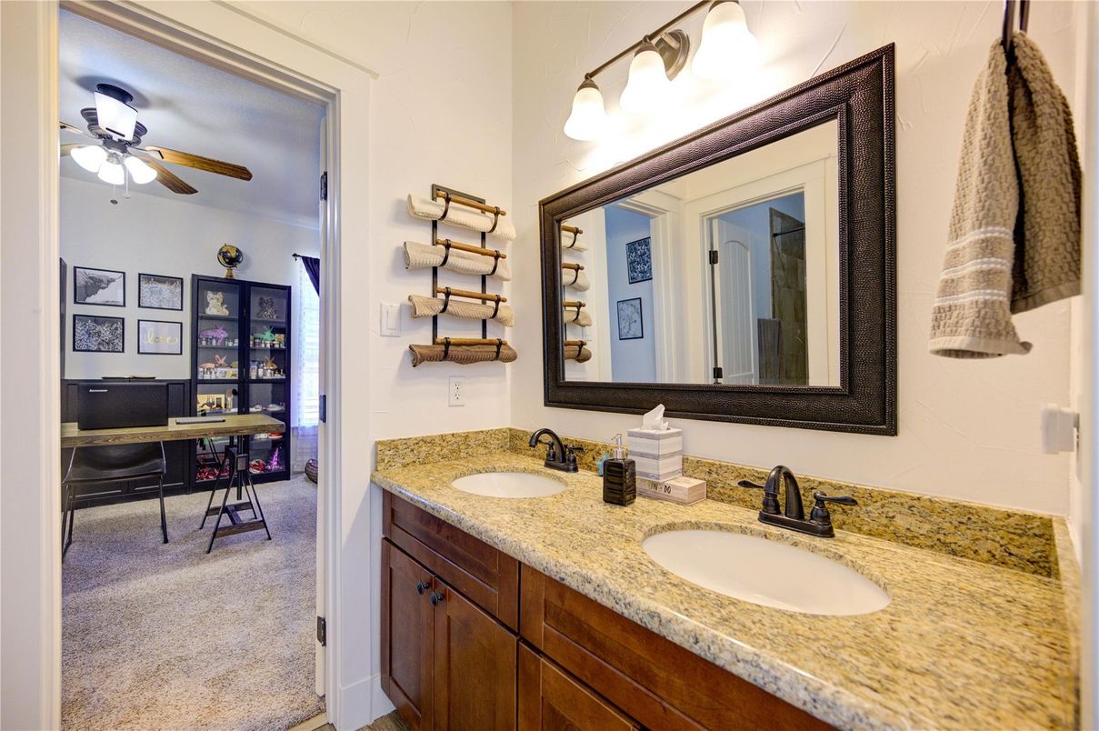 Bathroom, Dual Sink Vanities, Interior