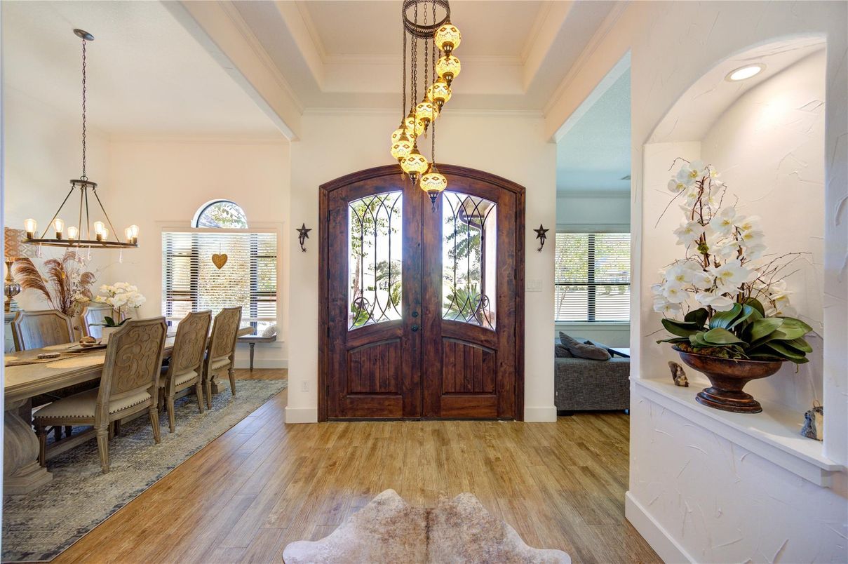 Chandelier, Dining room, Interior, Pendant Lights, Recessed Lighting, Wood Texture Flooring