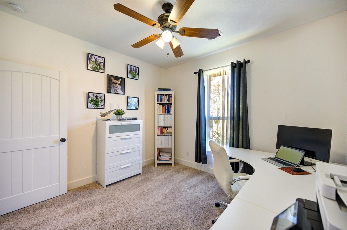 Home Office, Interior