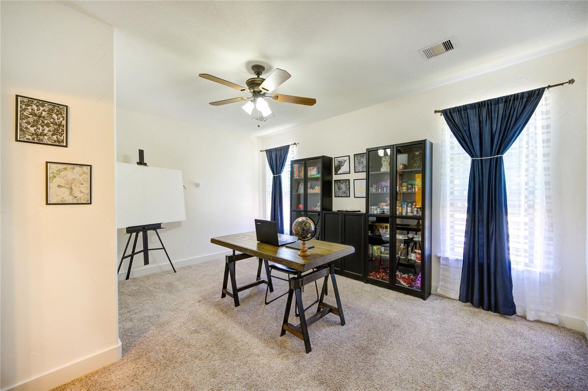 Home Office, Interior