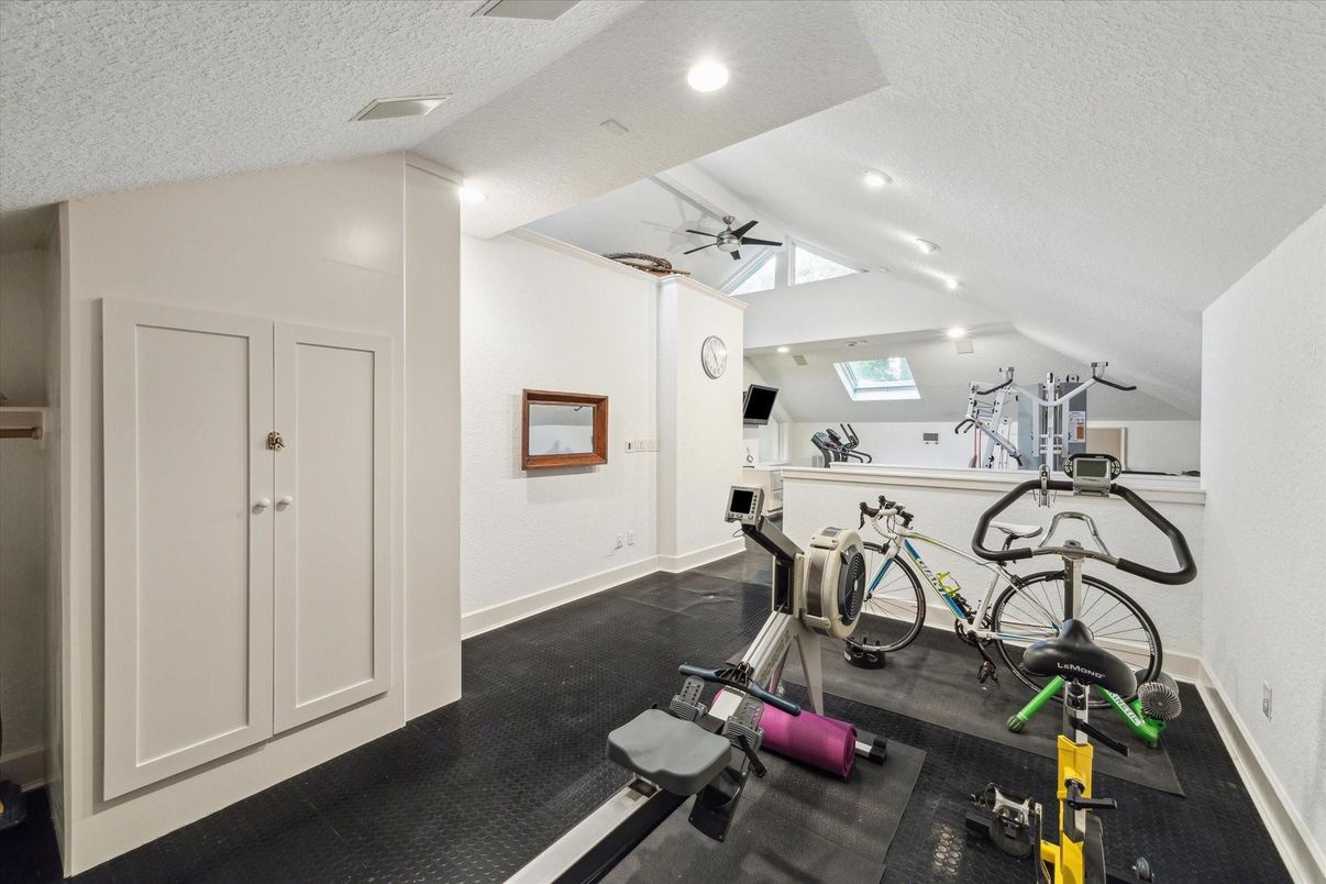 Fitness Equipment, Interior, Recessed Lighting