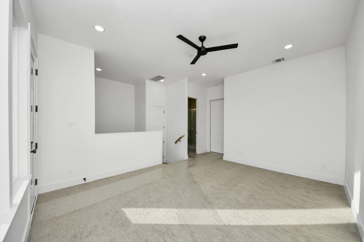 Empty room, Interior, Recessed Lighting