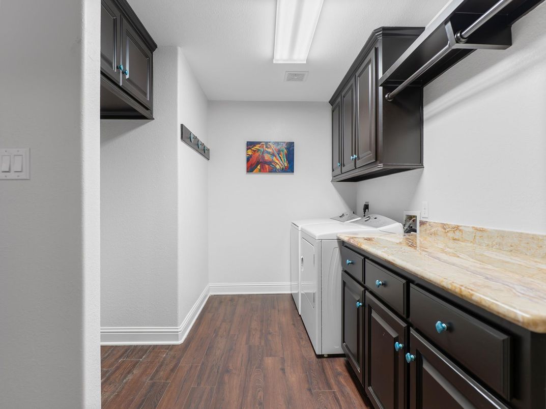 Interior, Washer, Wood Texture Flooring