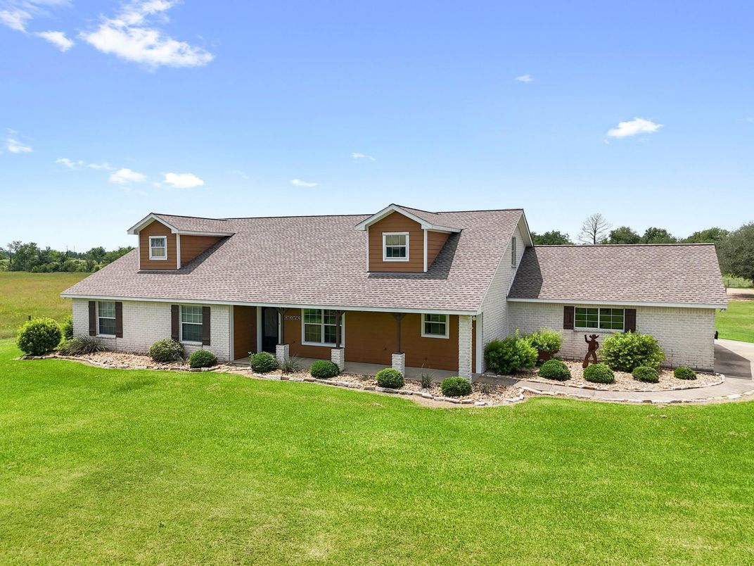 Exterior, Facade, Cape Cod