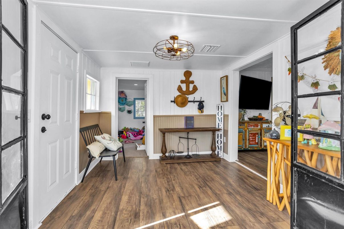 Chandelier, Interior, Wood Texture Flooring