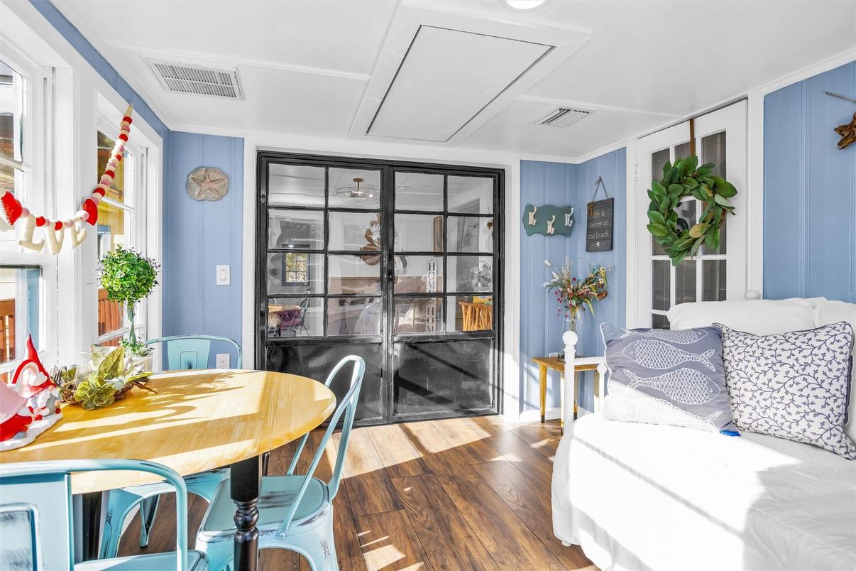 Dining room, Interior, Wood Texture Flooring