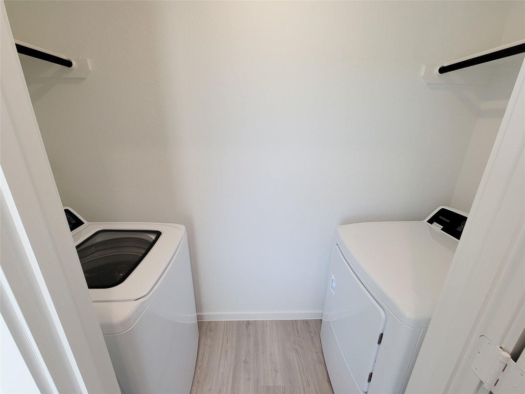 Interior, Washer, Wood Texture Flooring