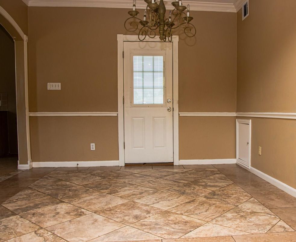 Chandelier, Interior
