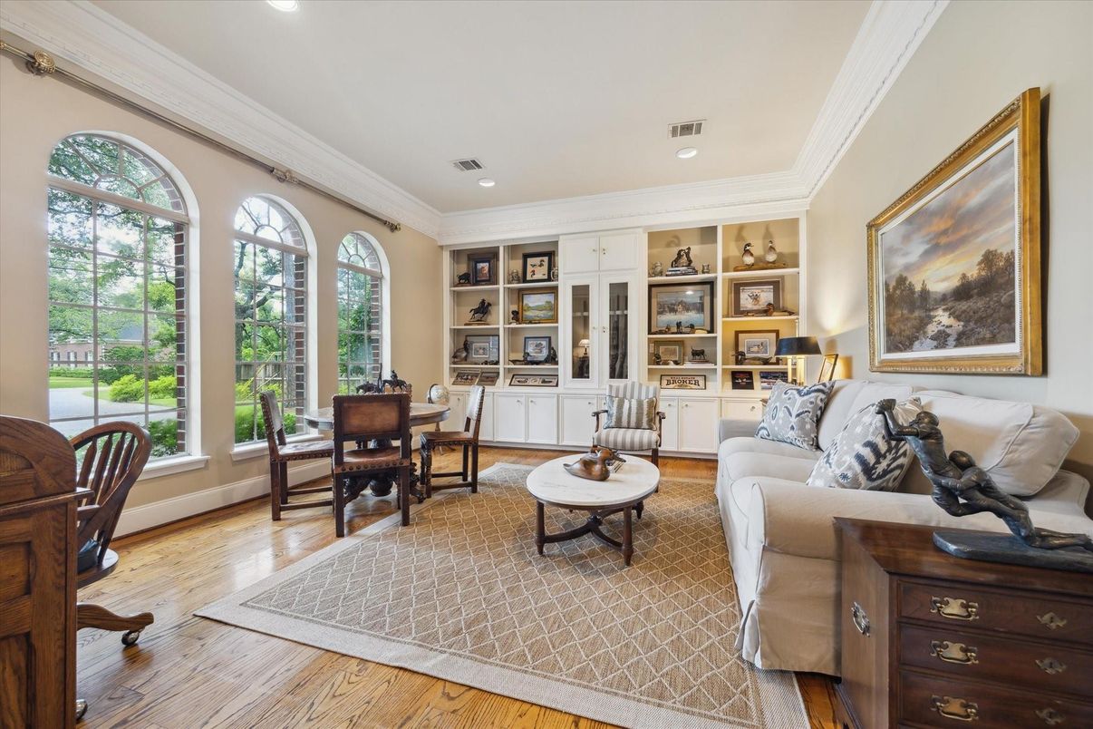 Home Office, Interior, Living room, Recessed Lighting, Wood Texture Flooring