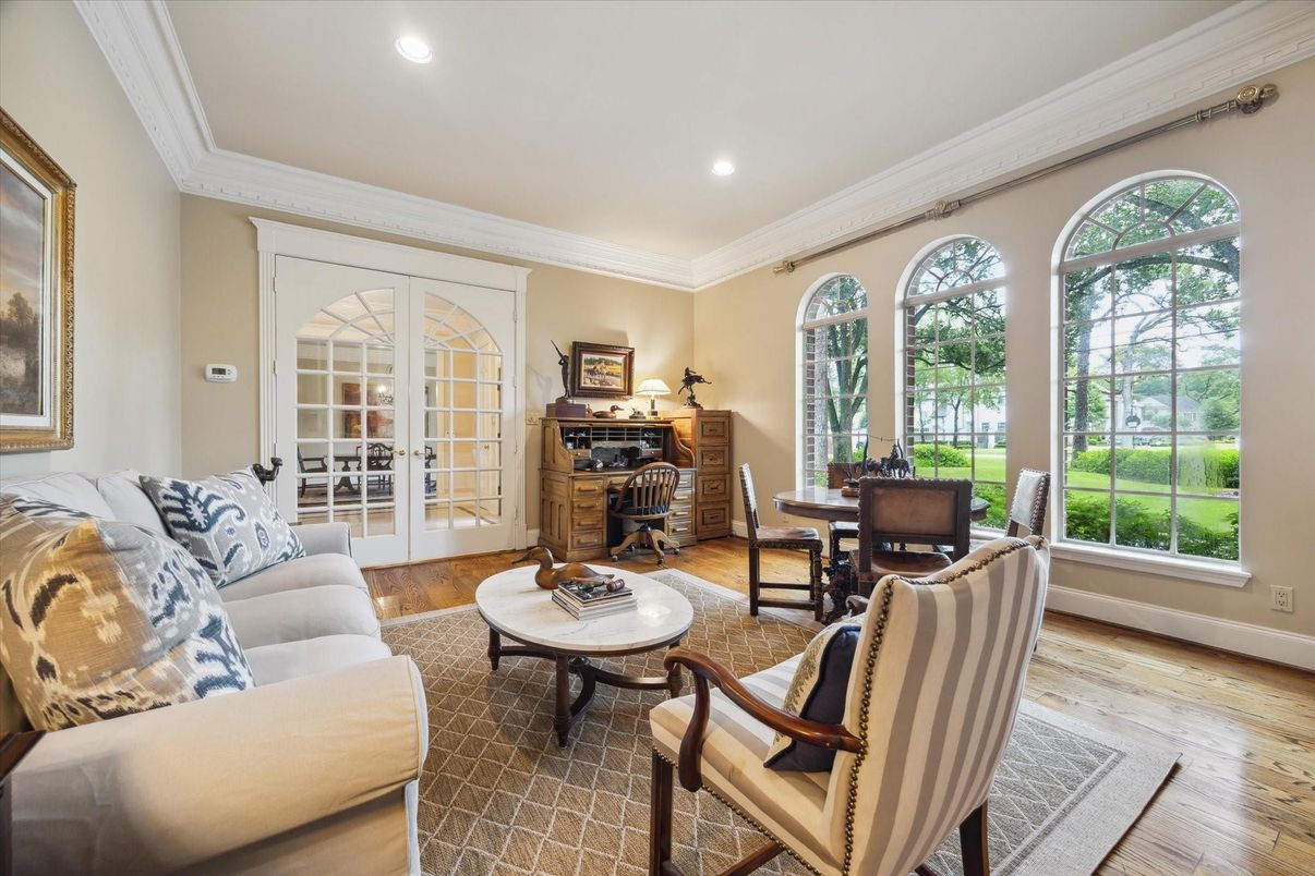 Dining room, Interior, Living room, Recessed Lighting, Wood Texture Flooring