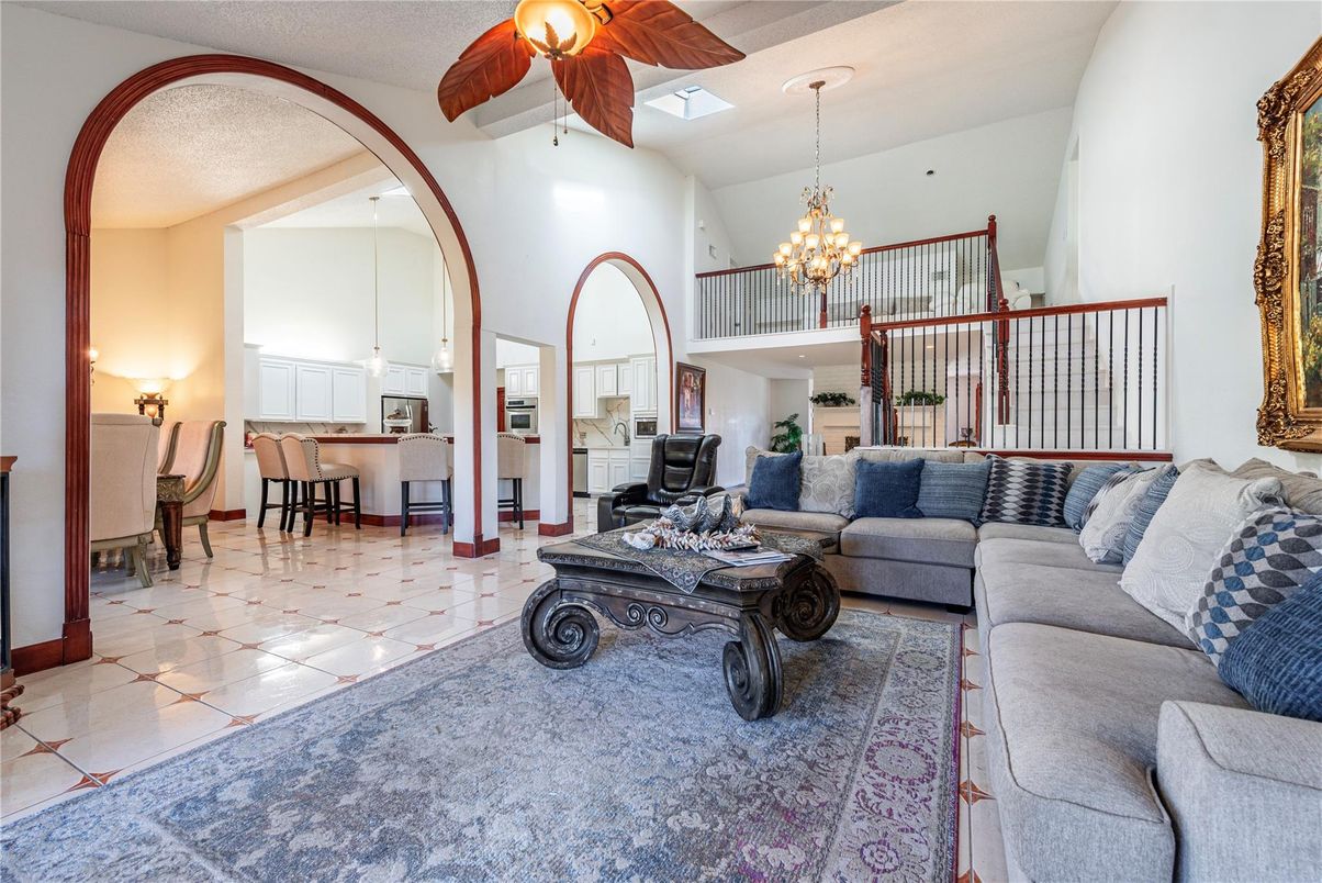 Chandelier, Dining room, Interior, Living room, Recessed Lighting