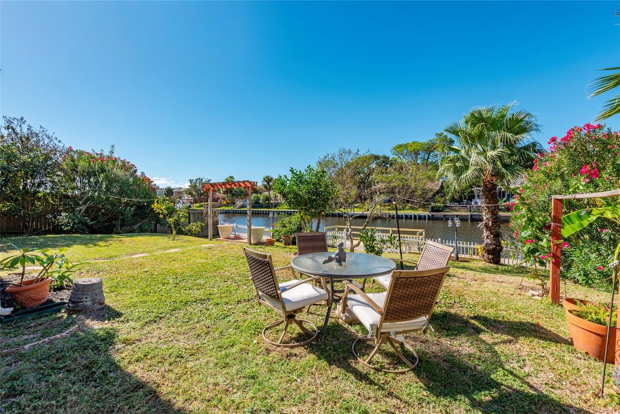 Backyard, Exterior, Water